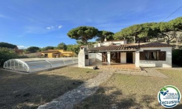 House 3 Bedrooms in Residencial Begur - Esclanyà