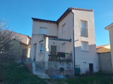 House 4 Bedrooms in Horcajo de la Ribera