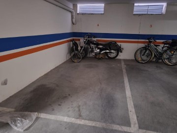 Garaje en Universidad - Las Huelgas