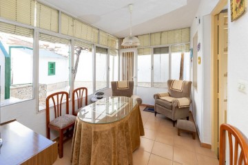 House 4 Bedrooms in Albolote