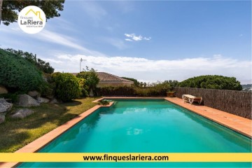 House 4 Bedrooms in Vallvidrera