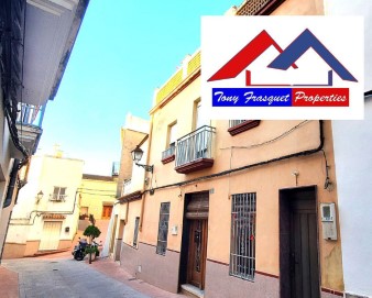 Apartment 3 Bedrooms in Ador