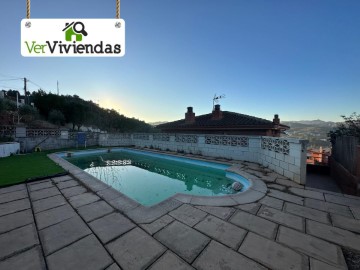 House 4 Bedrooms in Torre Vileta