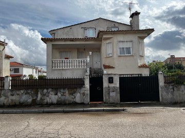 Casa o chalet 5 Habitaciones en Santa Olalla