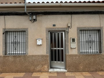 House 3 Bedrooms in Ribazo