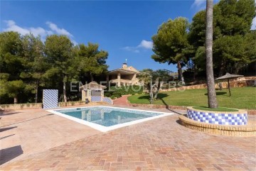 House 4 Bedrooms in Los Monasterios-Alfinach