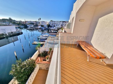 House 4 Bedrooms in Castelló d'Empúries