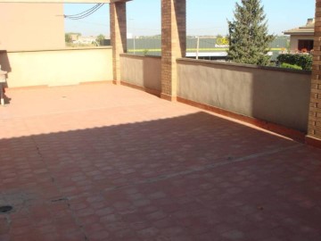 House 3 Bedrooms in Poligono Industrial 'Reves' de Alcarras