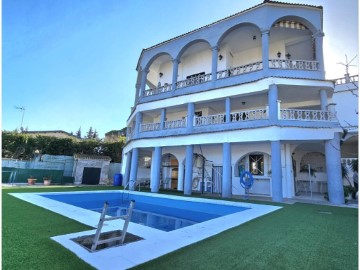 House 6 Bedrooms in Residencial Park