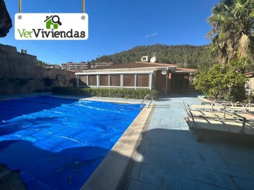 House 5 Bedrooms in El Mirador