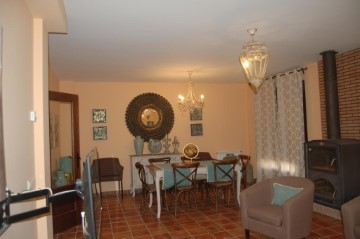 House 5 Bedrooms in Mariana