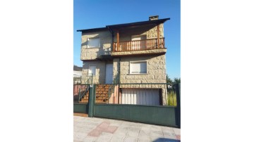 Casa o chalet 4 Habitaciones en Avenida de A Coruña - Paradai
