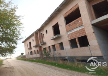 Edificio en Camarena