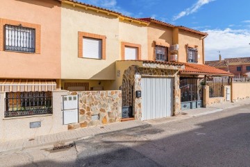 House 4 Bedrooms in Almonacid de Toledo