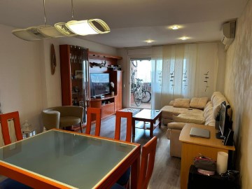 Apartment 3 Bedrooms in Albatàrrec