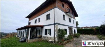 House 7 Bedrooms in Bermeo