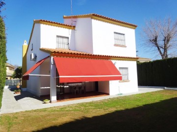 Casa o chalet 4 Habitaciones en Sanlúcar la Mayor