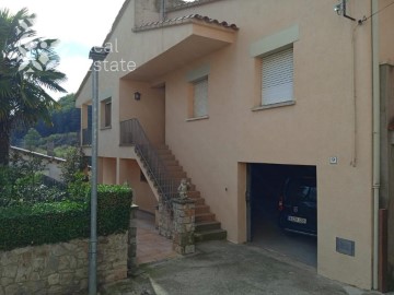 House 3 Bedrooms in Estany