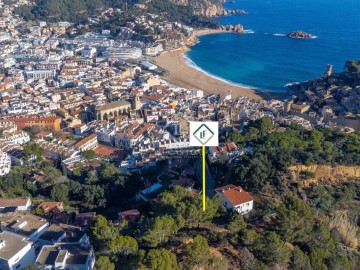 Terre à Tossa de Mar