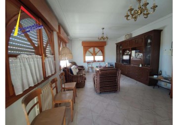 House 4 Bedrooms in El Carmen