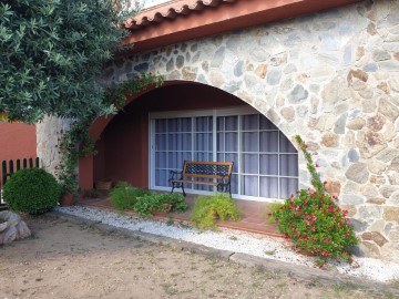 House 4 Bedrooms in Els Hostalets