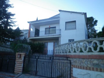 House 3 Bedrooms in Can Rial