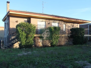 Casa o chalet 4 Habitaciones en Santovenia