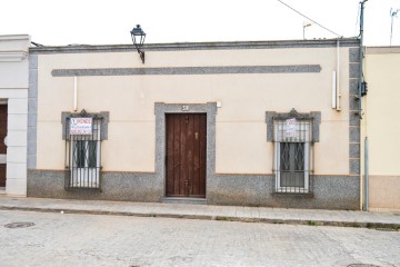 House 4 Bedrooms in Villafranca de los Barros