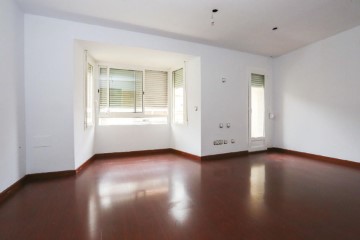 Apartment 4 Bedrooms in Carcaixent