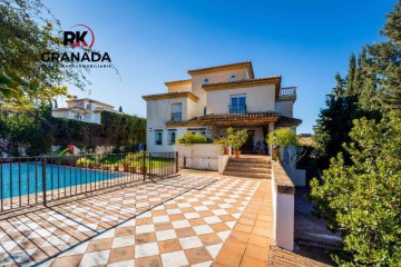 House 5 Bedrooms in Cájar