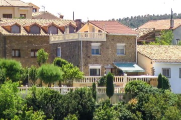 House 4 Bedrooms in Leyre