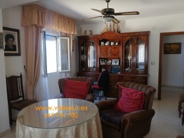 House 3 Bedrooms in Pinos del Valle