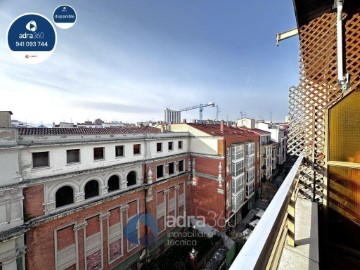 Apartment 5 Bedrooms in Logroño Centro