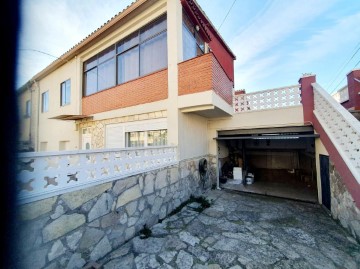 House 3 Bedrooms in Vallbona d'Anoia