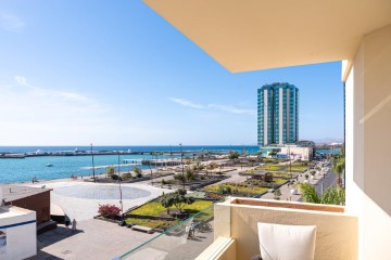 Apartment 5 Bedrooms in Arrecife