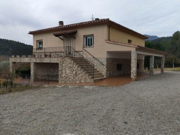 House 3 Bedrooms in Gaserans