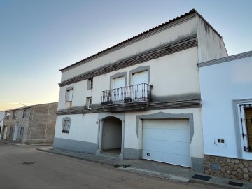 House 4 Bedrooms in Cristina