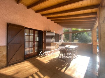House 5 Bedrooms in Begues