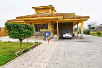 Casa o chalet 5 Habitaciones en La Raya de Velilla