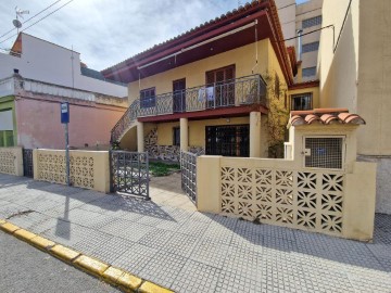 House 3 Bedrooms in Miramar
