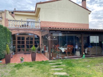 Casa o chalet 5 Habitaciones en Castañares de Rioja