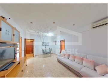 Apartment 3 Bedrooms in Poble Sec