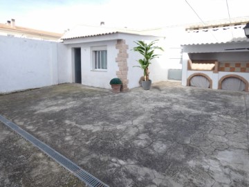 House 4 Bedrooms in Camporrobles