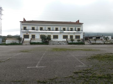 Edificio en Aliseda