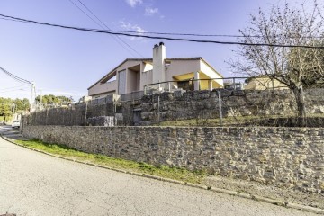 House 6 Bedrooms in Pinedas de Castellnou