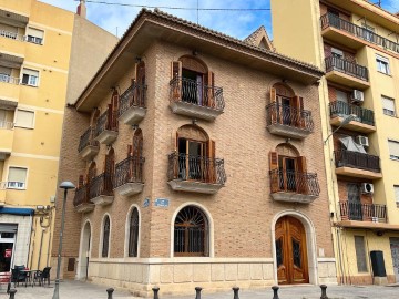 Edificio en Castellar-Oliveral