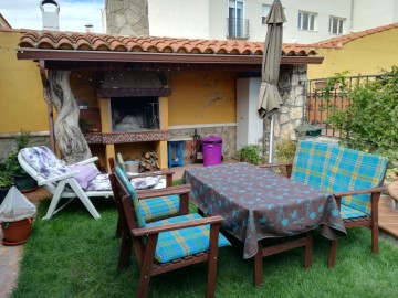 House 4 Bedrooms in Arcas