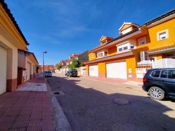 House 5 Bedrooms in Arcas