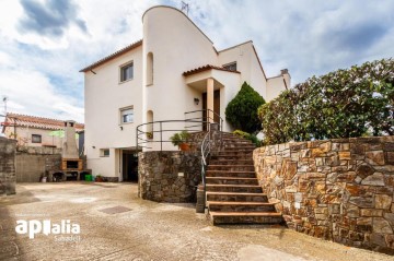 House 4 Bedrooms in Can Canyameres i Pedrasanta