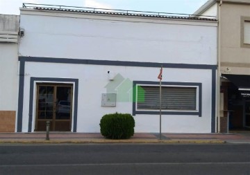 Commercial premises in Valdelacalzada